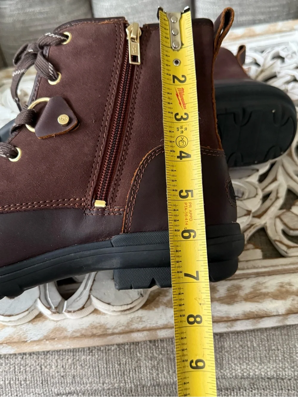 UGG Dark Brown Leather Suede Shearling Lace-Up Boots Women’s 9.5